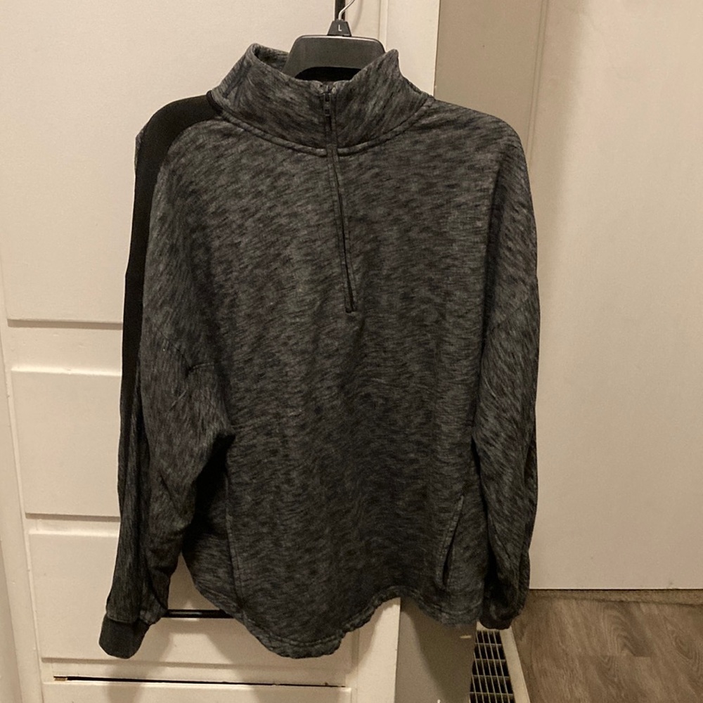 Pink Sweatshirt With Side Pockets Size Large Black and White Variegated.